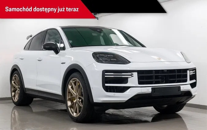 mazowieckie Porsche Cayenne cena 1040108 przebieg: 1, rok produkcji 2023 z Warszawa